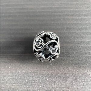 Pandora x Disney s925 Sterling Silver Mickey Infinity Charm